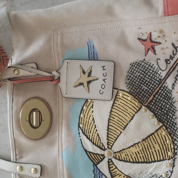 Coach umbrella theme canvas prints Beach tote bag - Picture 8 of 8